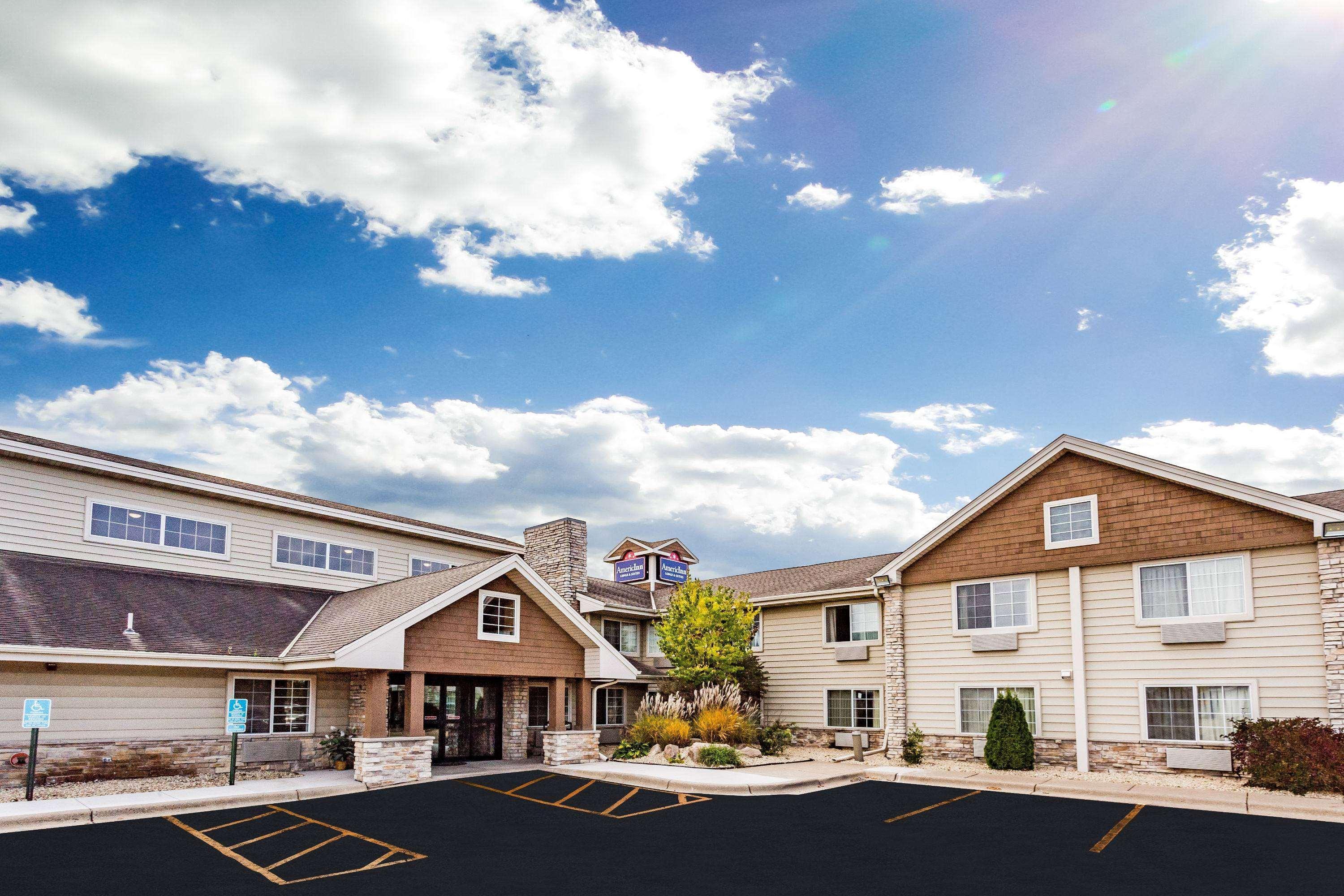 Americinn By Wyndham Hotel And Suites Long Lake Eksteriør billede