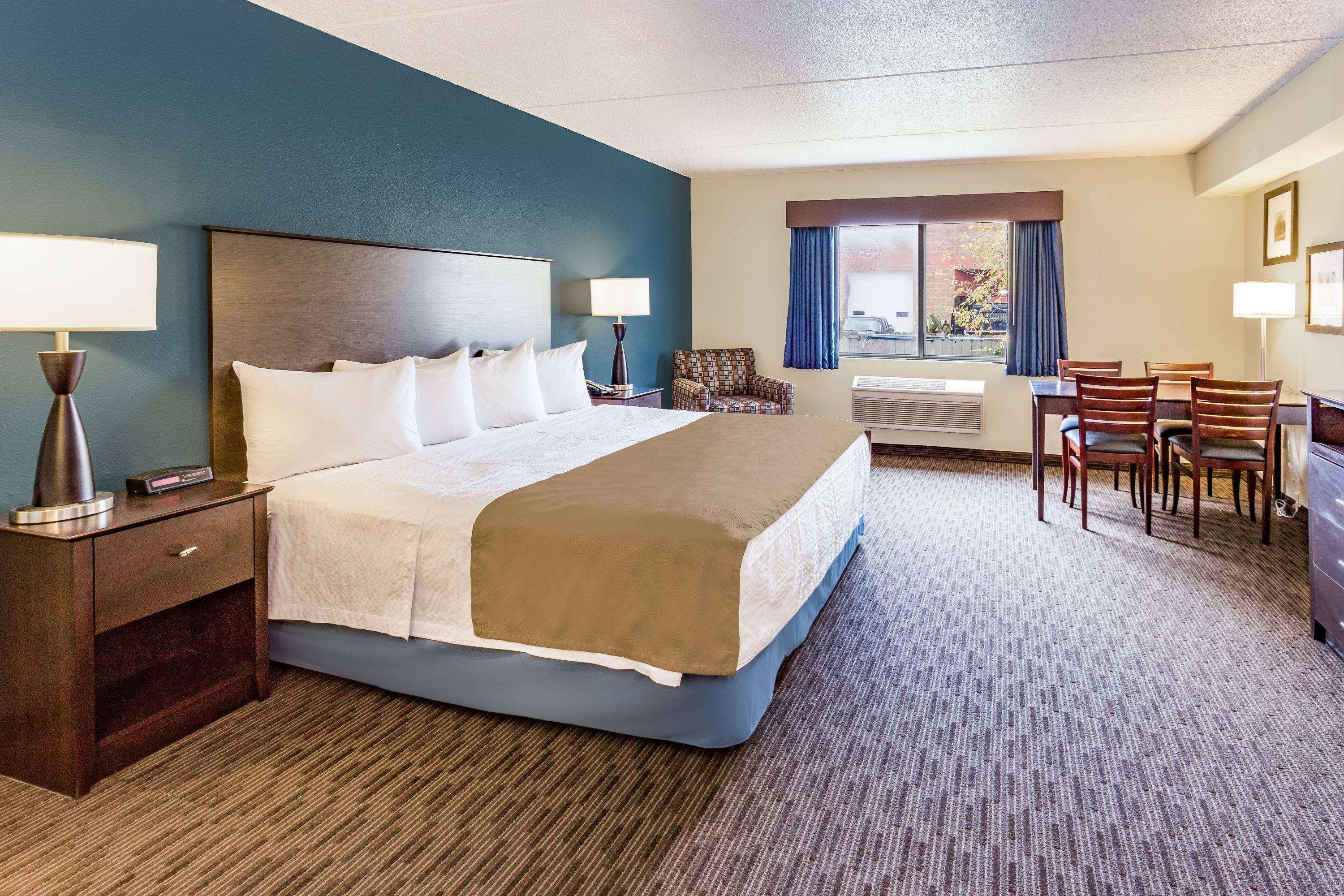 Americinn By Wyndham Hotel And Suites Long Lake Eksteriør billede